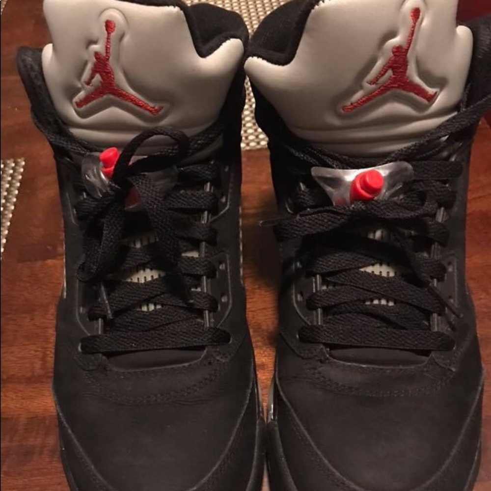 Jordan retro 5 “metallic”